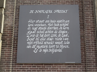 828652 Afbeelding van paneel I, met het gedicht 'De schuilkerk spreekt' van Ingmar Heytze en vormgegeven door Kees ...